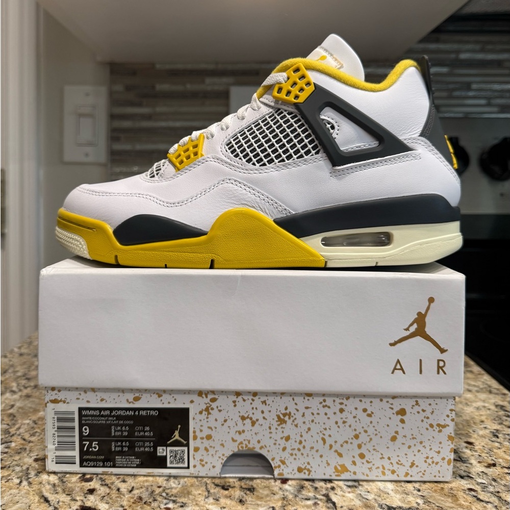 Jordan Women's Sneakers - White and Yellow